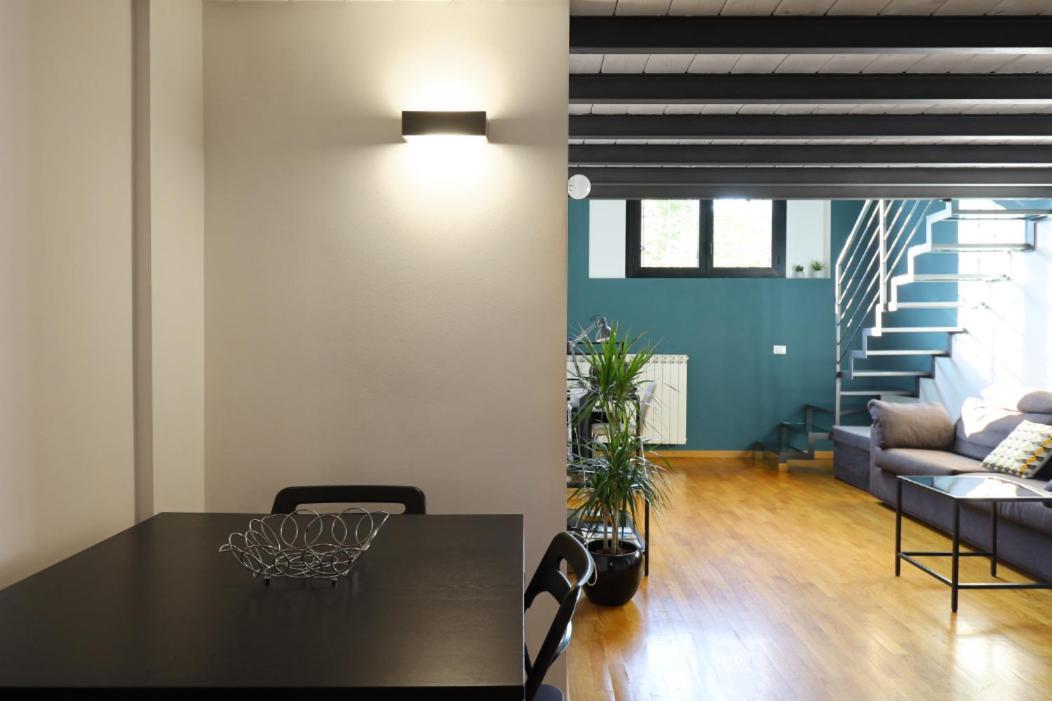 Paki Home Nel Cuore Dei Navigli Di Milano Milão Exterior foto