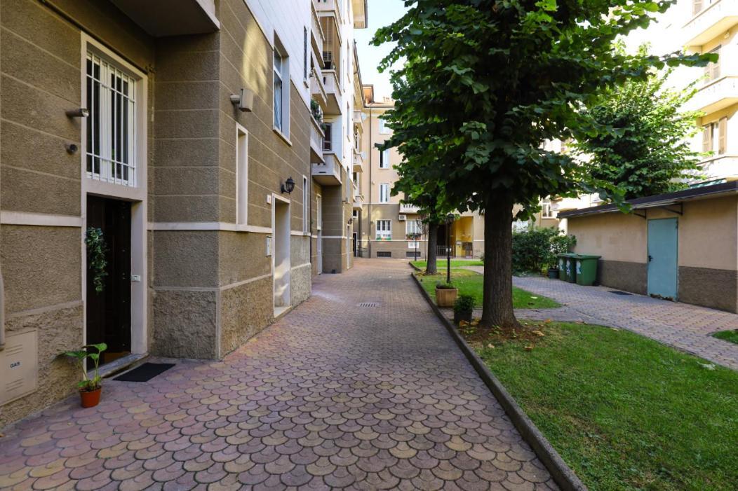 Paki Home Nel Cuore Dei Navigli Di Milano Milão Exterior foto